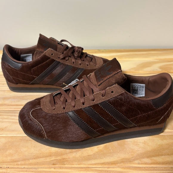 Adidas Unisex (Mens 6 / Women’s 7) Dark Brown REAL DYED COW FUR Country Sneakers - Picture 1 of 9